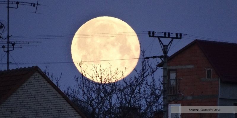 Benarkah Bulan Menjauh Dari Bumi? Apa Bahayanya?