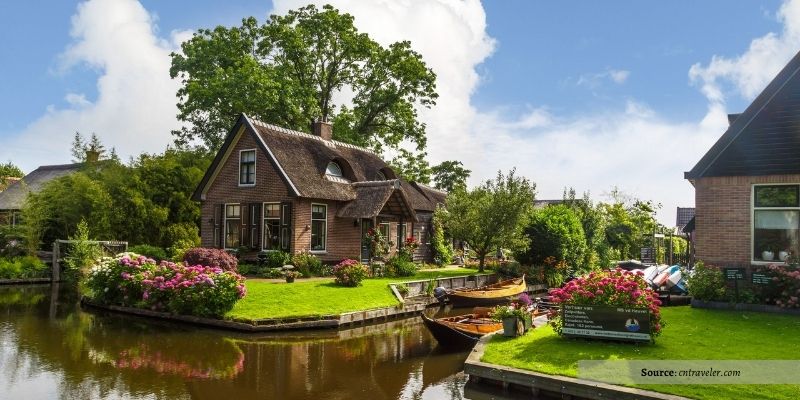 1. Giethoorn, Belanda