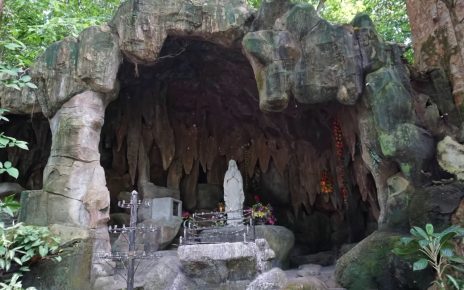 Gua Maria Bukit Kelam