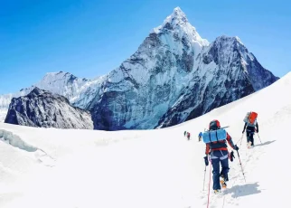 Tips Mendaki Everest, Persiapan Serius Sebelum Menantang Atap Dunia